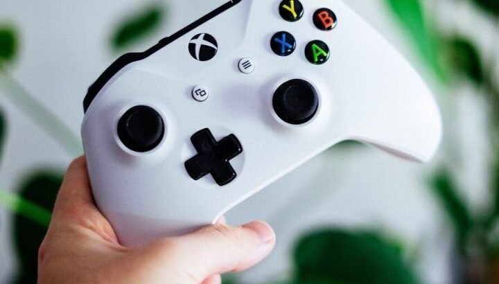 Xbox Controller in good condition Wire...